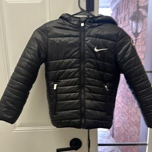 Nike Black Puffer Jacket with Hood and Insulation